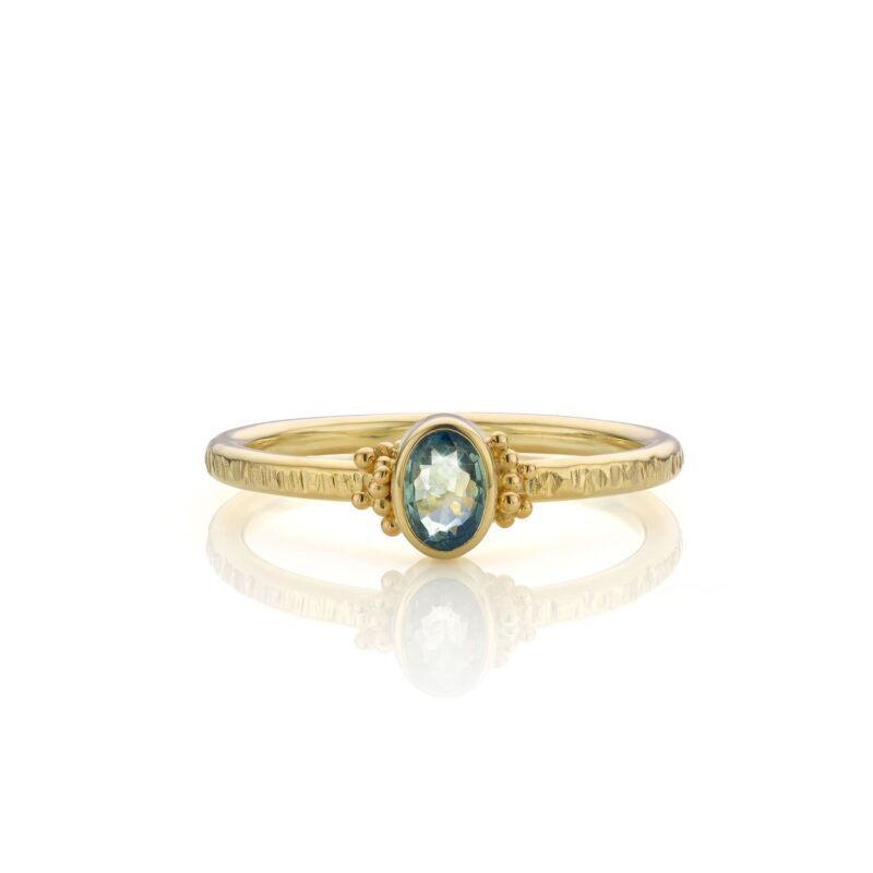 Elevance with bi-coloured sapphire