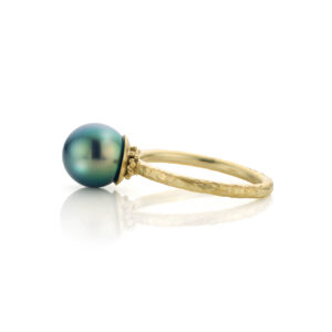 Elevance with blue Tahitian pearl