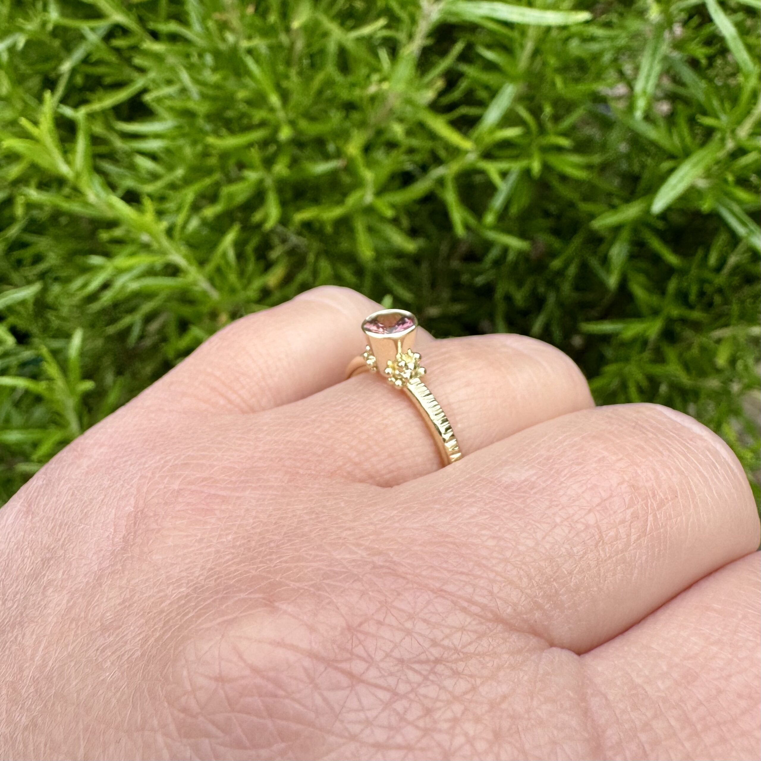 Elevance - Pink Sapphire - Image 3